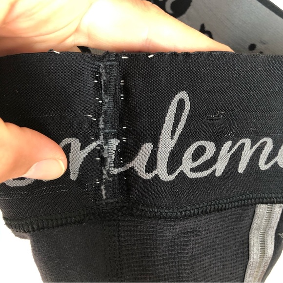 Lululemon crop leggings spellout waistband 6 - Picture 4 of 5